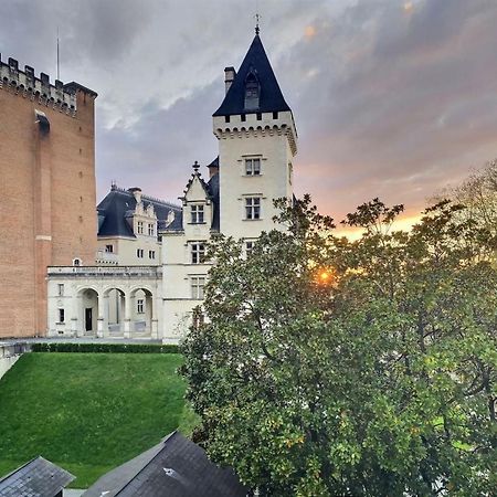 Vue Magique Sur Le Chateau Dans Un Quartier Populaire Pau Eksteriør bilde